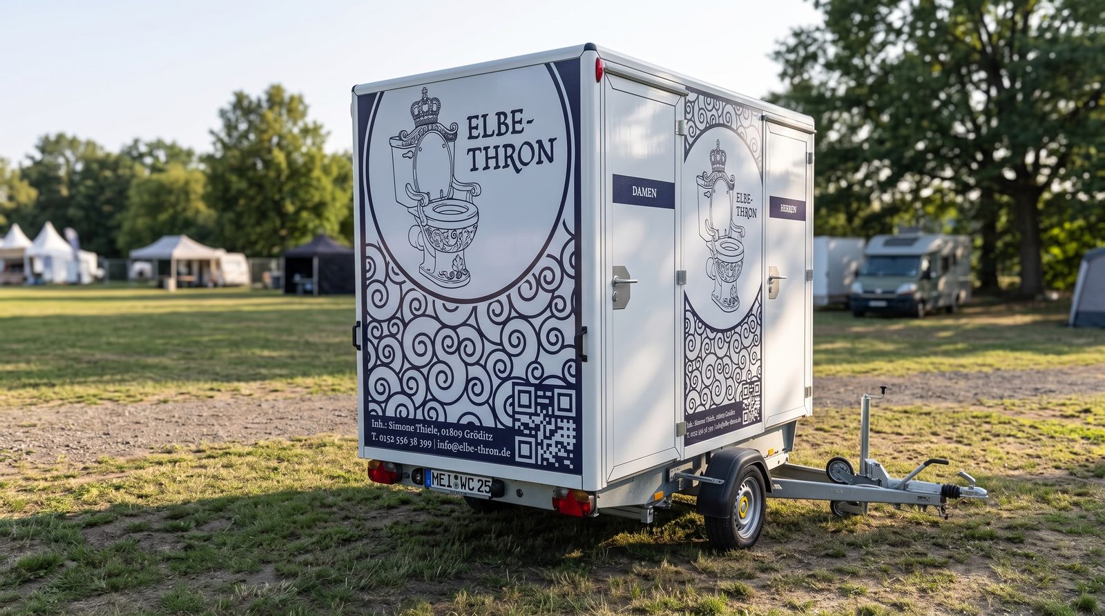 Toilettenwagen von Elbe-Thron auf einem Open-Air-Festival